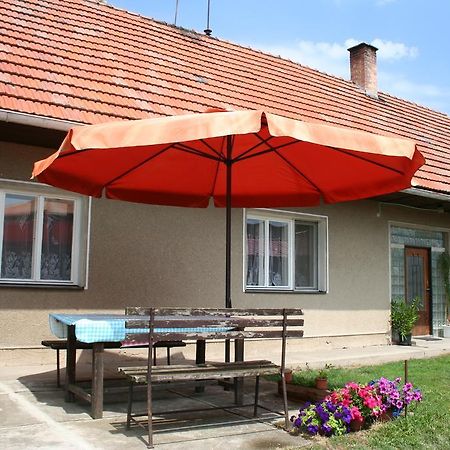 Vejminek U Drahusky Mcely Apartamento Exterior foto