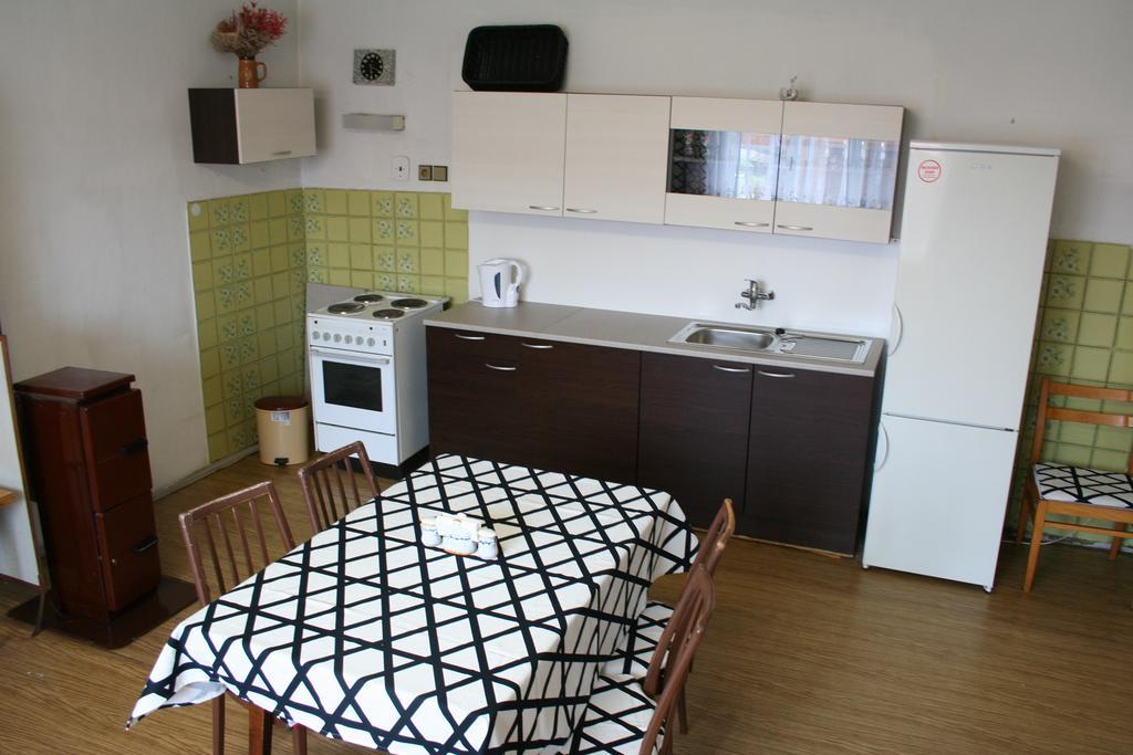 Vejminek U Drahusky Mcely Apartamento Exterior foto